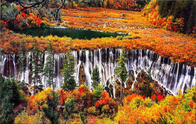 800px-Jiuzhaigou_Va…